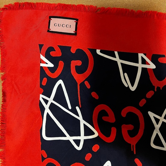 Gucci Ghost Scarf - Picture 2 of 3